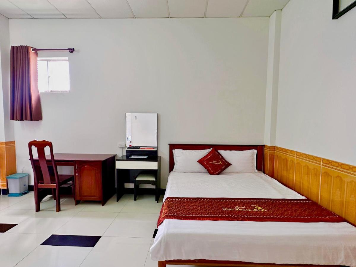 Truc Hoang Ha Hotel Kon Tum Exterior foto