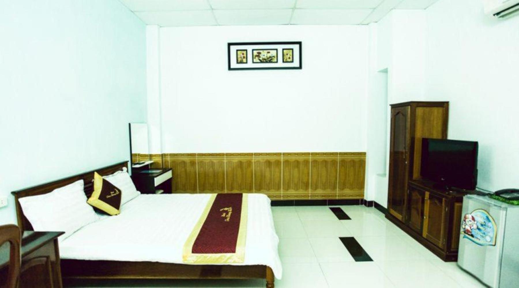 Truc Hoang Ha Hotel Kon Tum Exterior foto